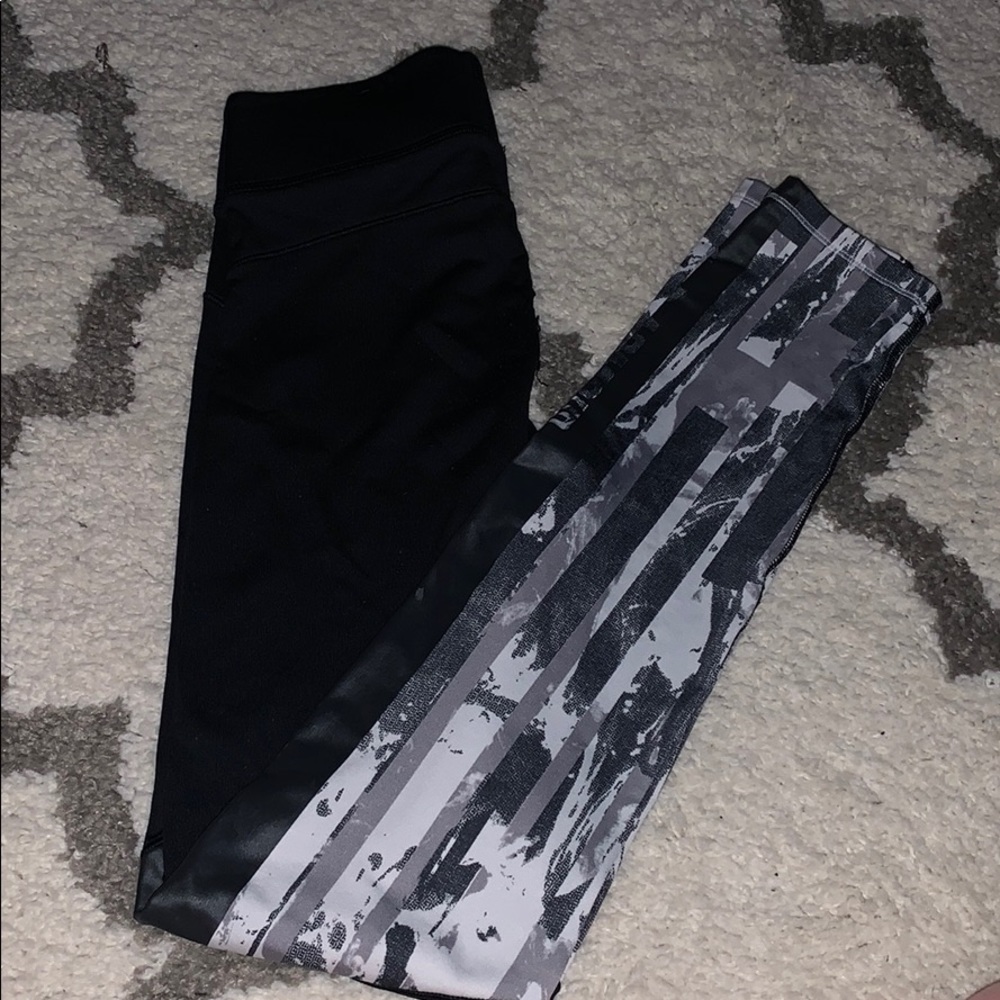 Athletic leggings